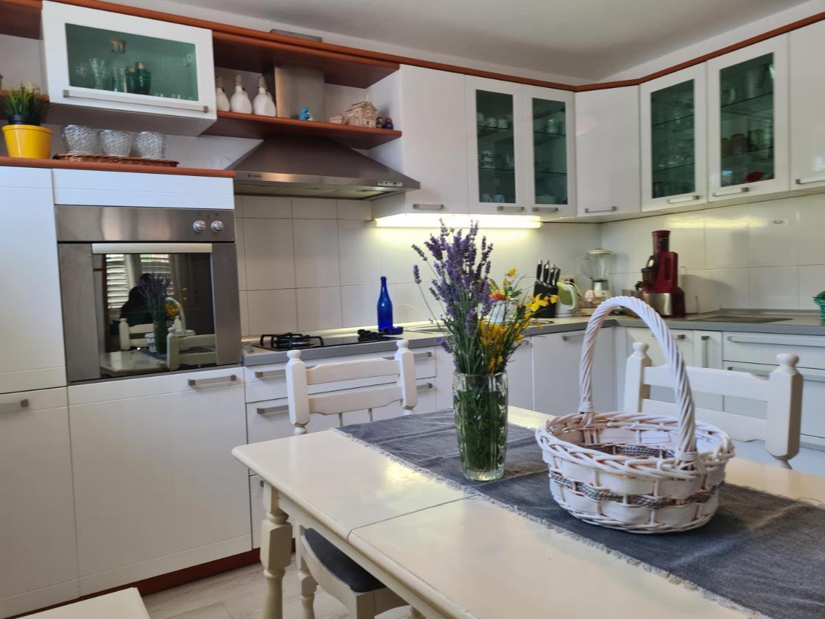 Apartmani Maretimo Примоштен Экстерьер фото
